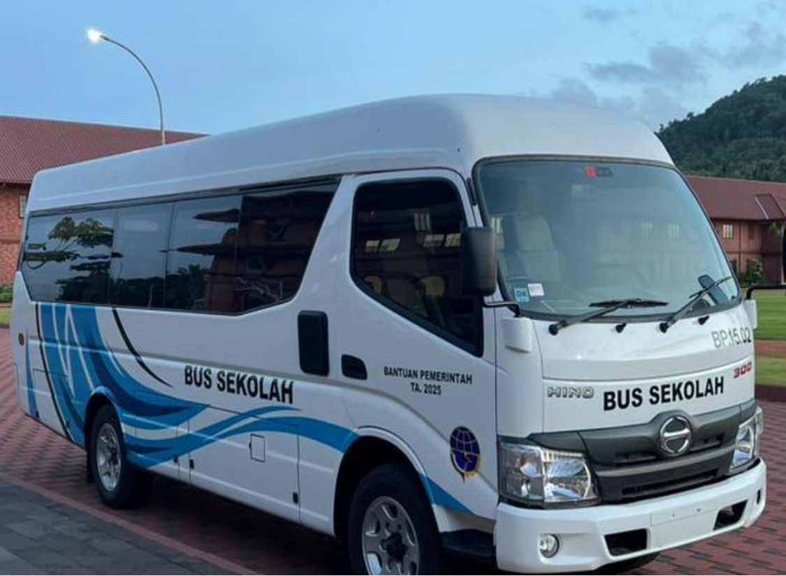 Bukan Armada Logistik, 150 Hino 300 Ini Dipakai Negara Buat Ngantar Pelajar